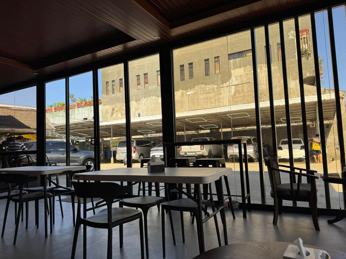Arthur's Café photo 4